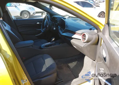 2024 Chevrolet Trax Fwd 1Rs from USA, damaged, VIN KL77LGE25RC169772